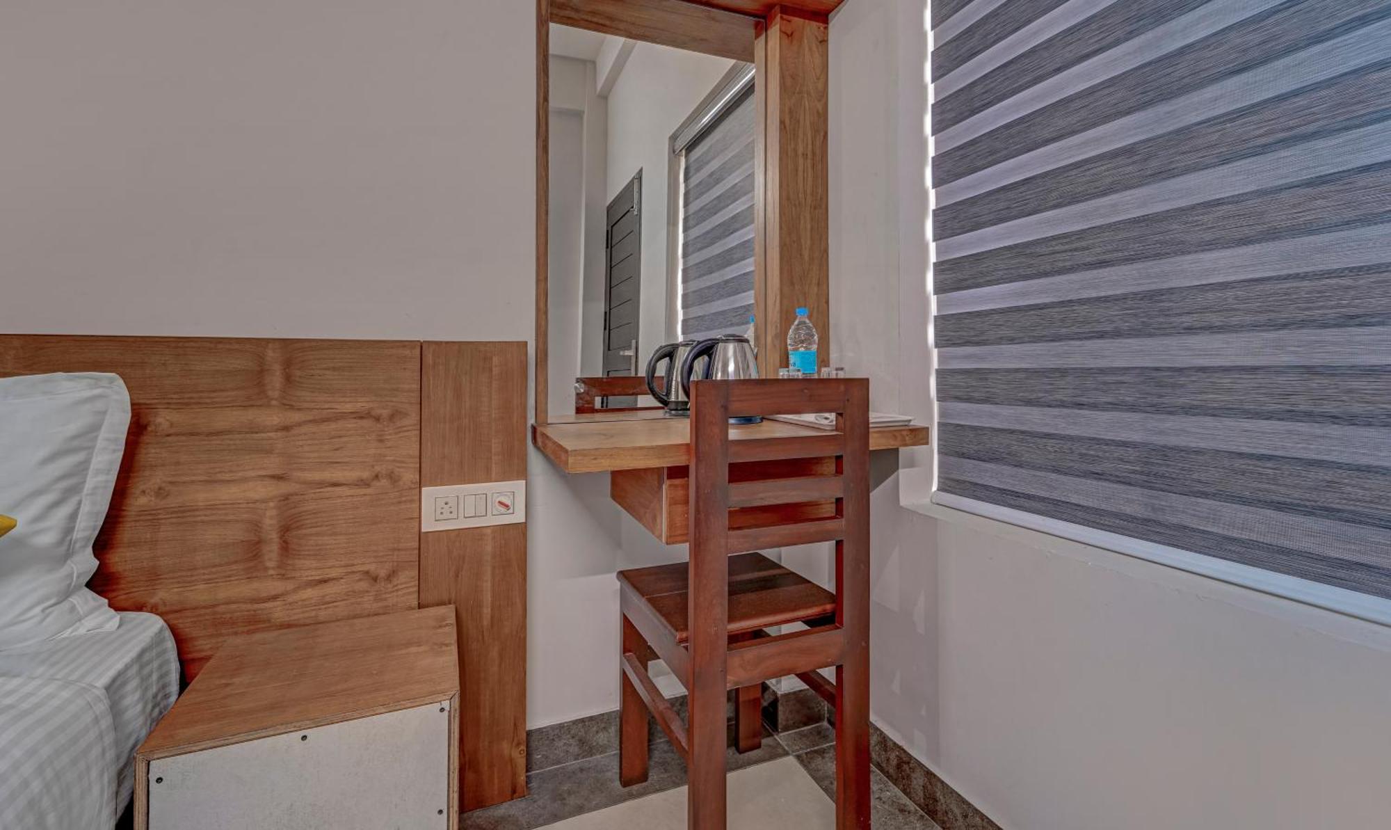 Treebo Regalia Inn Civil Station กัลปัตตา ภายนอก รูปภาพ