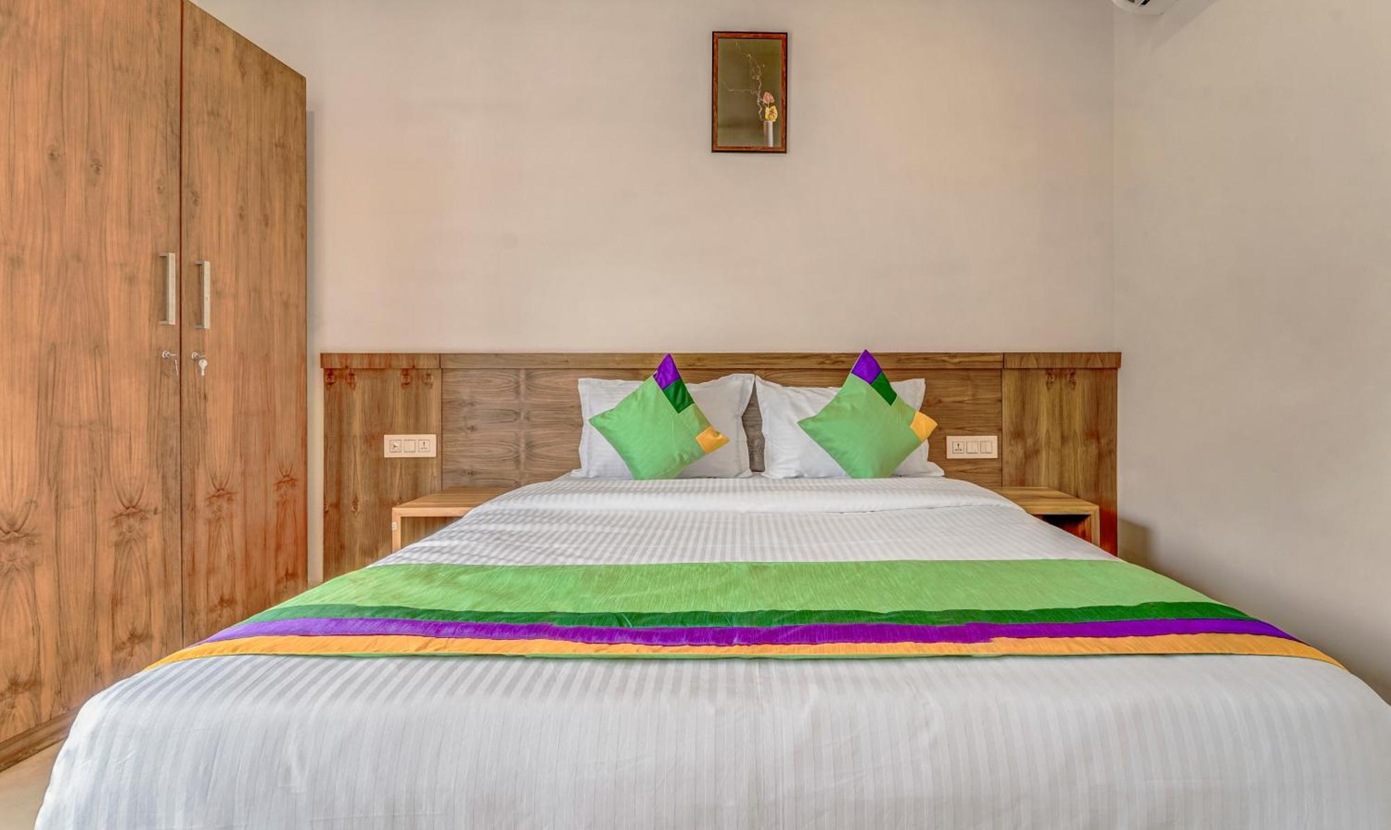 Treebo Regalia Inn Civil Station กัลปัตตา ภายนอก รูปภาพ