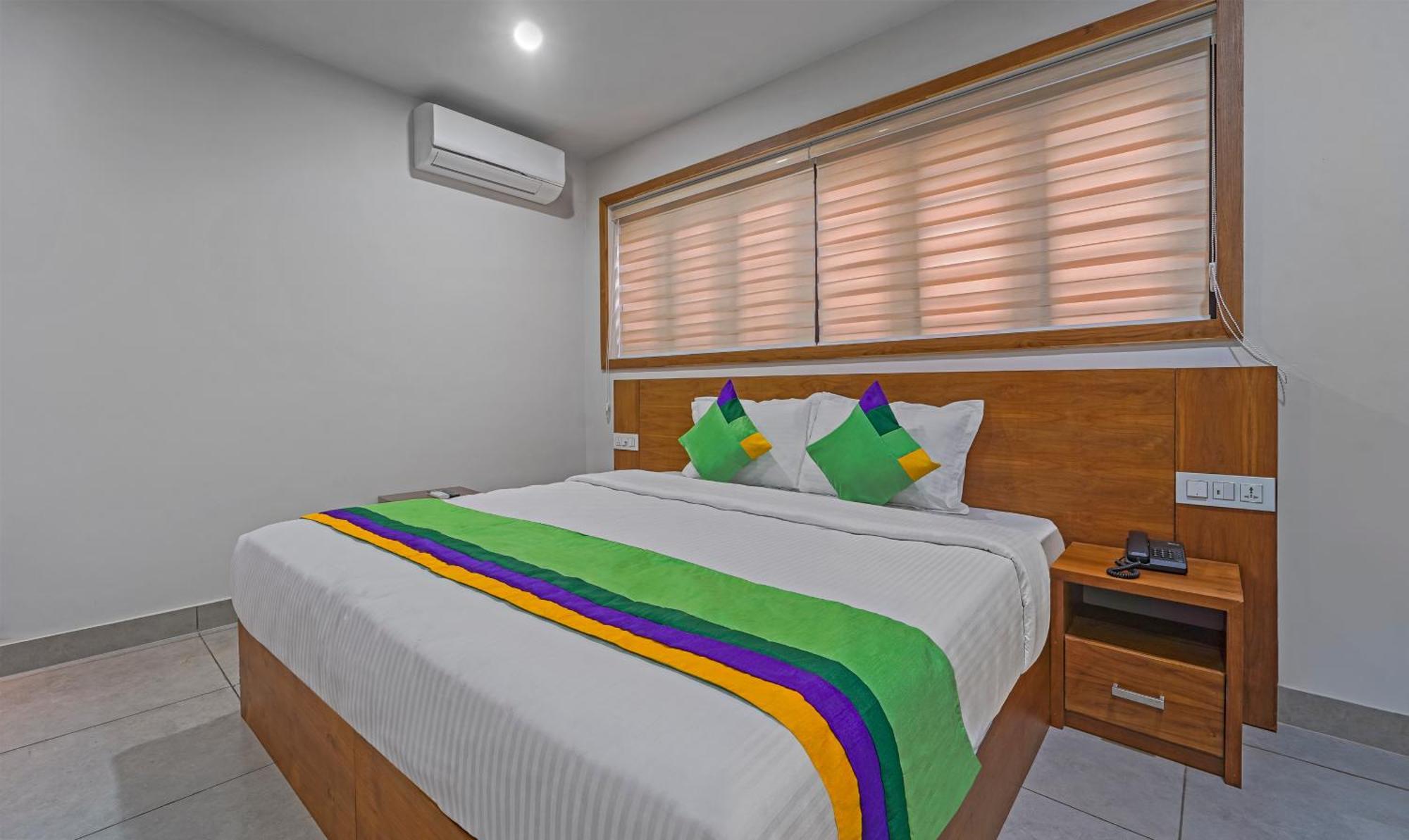 Treebo Regalia Inn Civil Station กัลปัตตา ภายนอก รูปภาพ