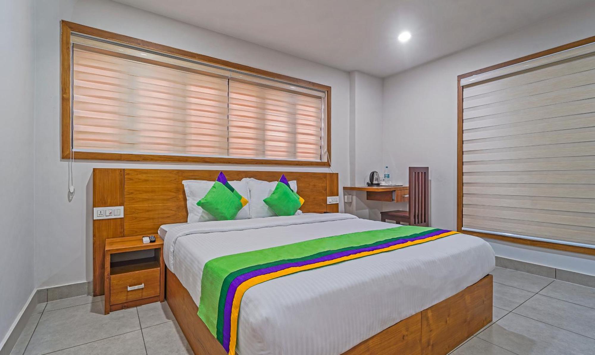 Treebo Regalia Inn Civil Station กัลปัตตา ภายนอก รูปภาพ