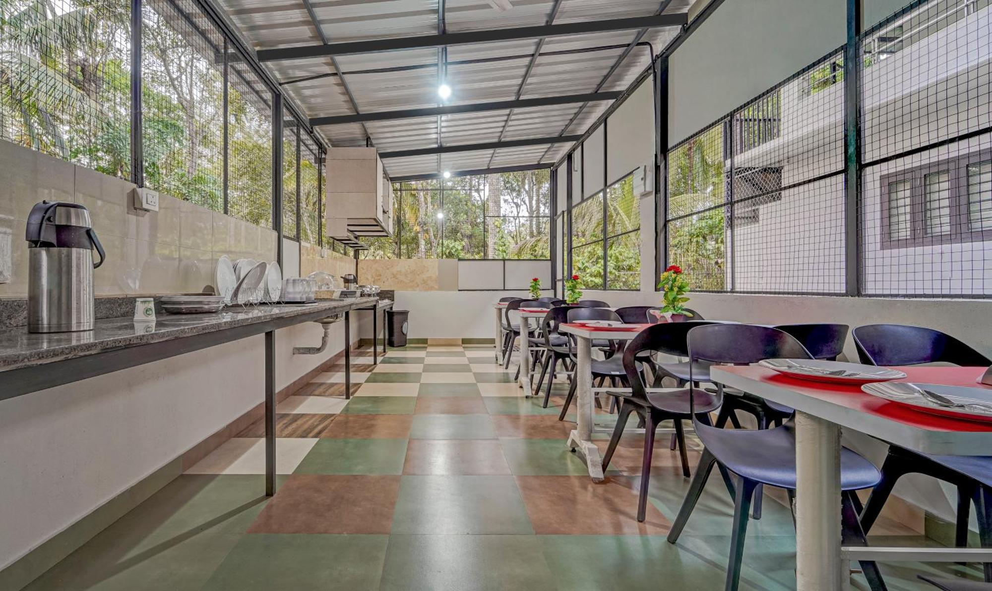 Treebo Regalia Inn Civil Station กัลปัตตา ภายนอก รูปภาพ