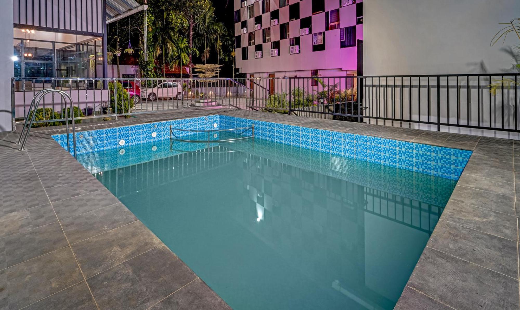 Treebo Regalia Inn Civil Station กัลปัตตา ภายนอก รูปภาพ